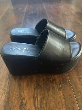 Rouge Helium Black Leather Platform Slide Sandals